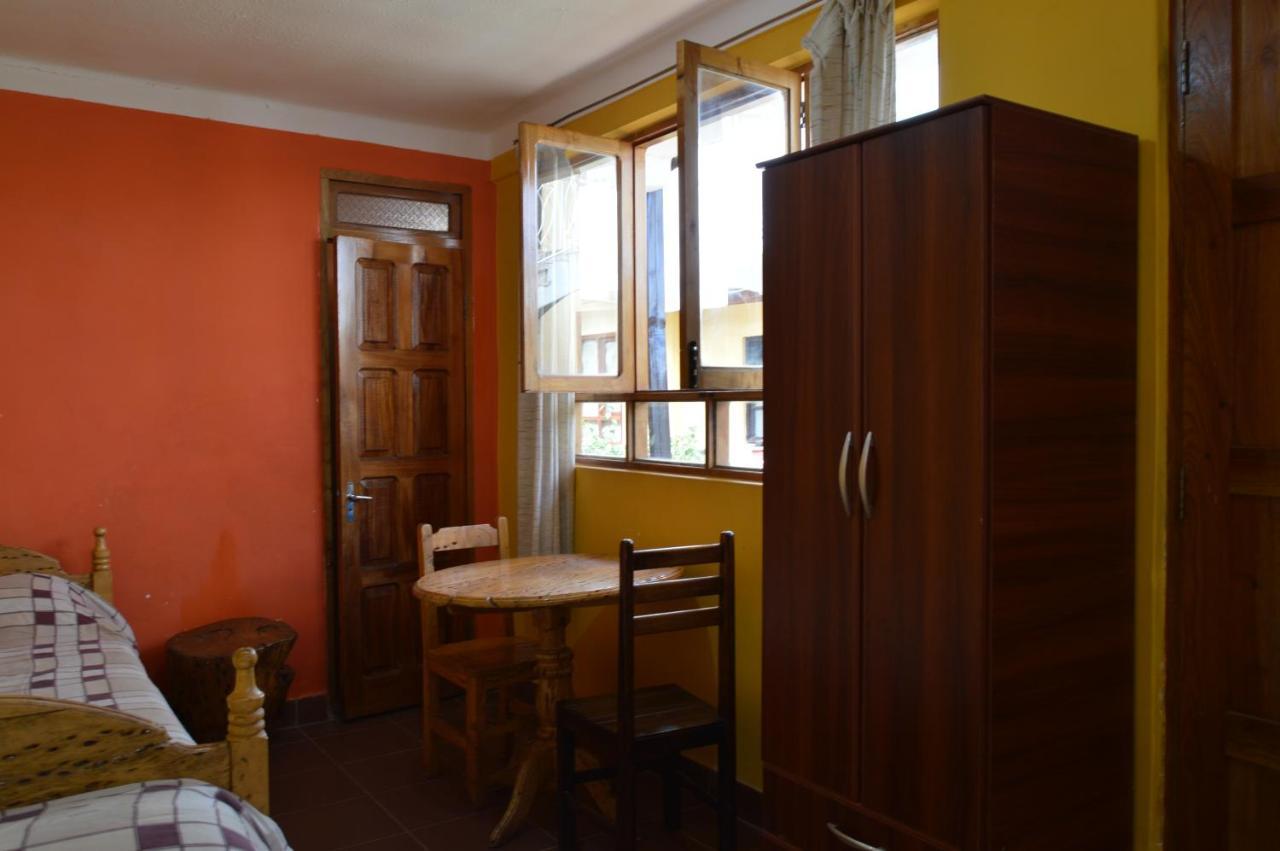 טופיזה Hostal Coronel Pedro Arraya מראה חיצוני תמונה